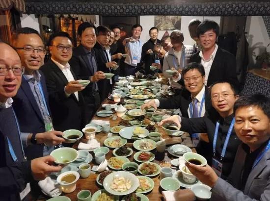 丁磊的烏鎮飯局，中國互聯網的三個十字路口